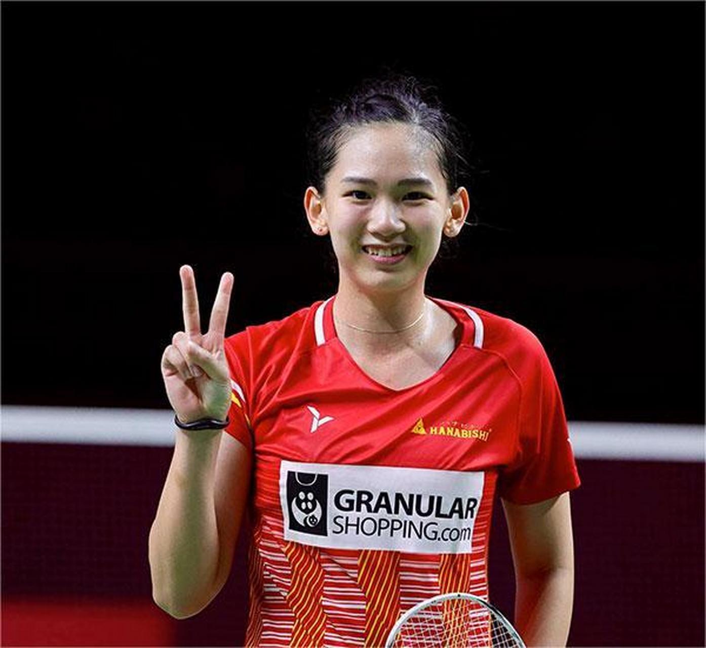 的腳後跟破 的腳後跟破